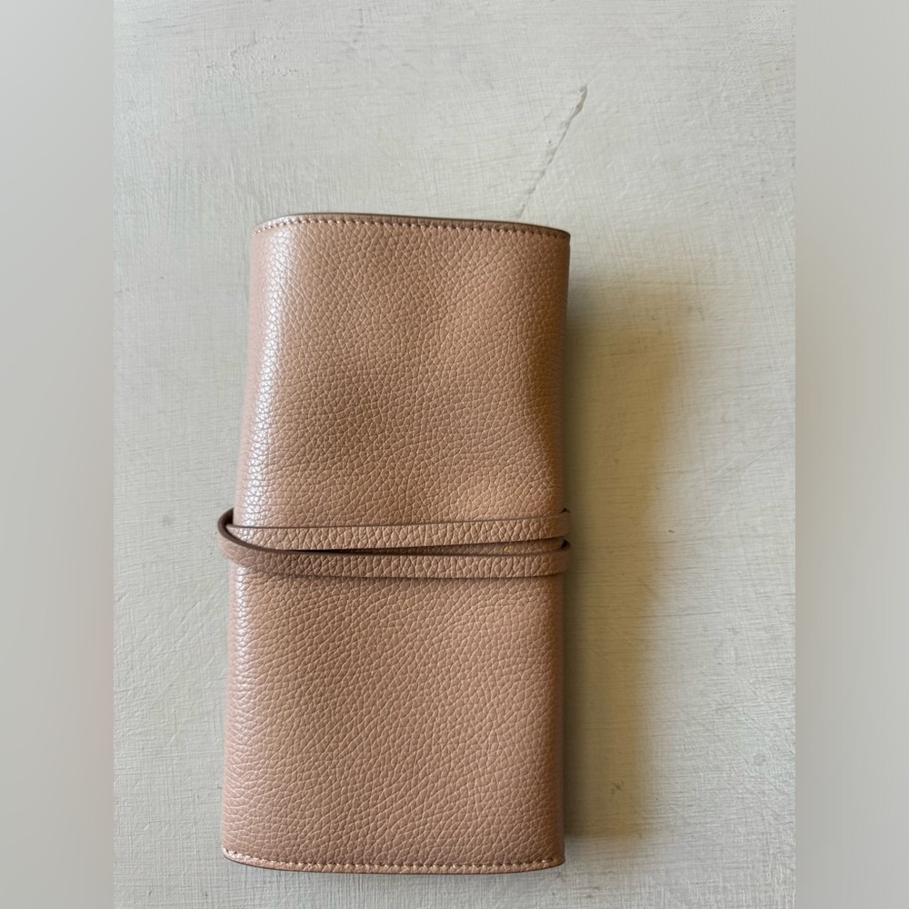 EUC Cuyana The Travel Beauty Roll in Soft Rose